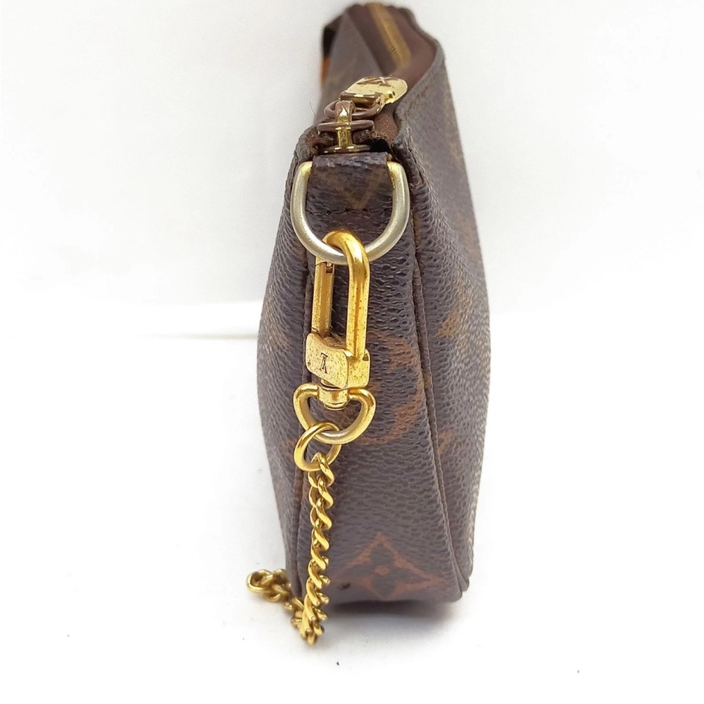 XSOLDX Louis Vuitton Pochette Accessoires Monogram Shoulder Bag Authentic - Picture 3 of 15